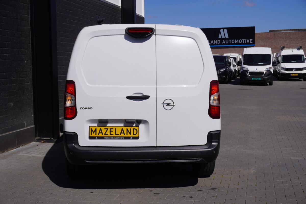 Opel Combo 1.5 BlueHDi 100PK L2 EURO 6 - Airco - Navi - Cruise - € 18.900,- Excl. Opel Combo 1.5 BlueHDi 100PK L2 EURO 6 - Airco - Navi - Cruise - € 18.900,- Excl.