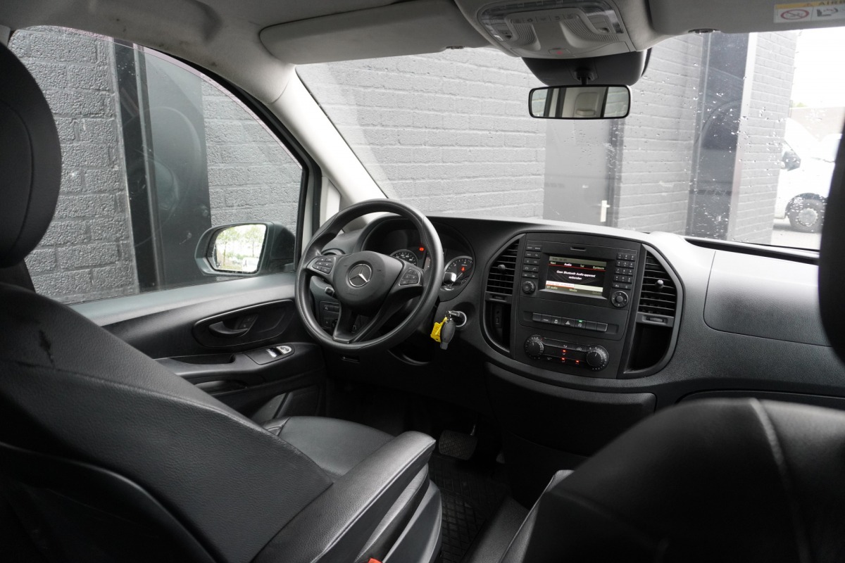 Mercedes-Benz Vito 114 CDI Lang Automaat Dubbele Cabine - EURO 6 - Airco - Navi - €19.900,- Excl. Mercedes-Benz Vito 114 CDI Lang Automaat Dubbele Cabine - EURO 6 - Airco - Navi - €19.900,- Excl.