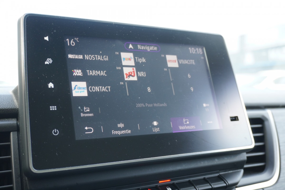 Renault Trafic 2.0 dCi 130PK EURO 6 - Airco - Navi - Camera - Cruise - €15.900,- Excl. Renault Trafic 2.0 dCi 130PK EURO 6 - Airco - Navi - Camera - Cruise - €15.900,- Excl.