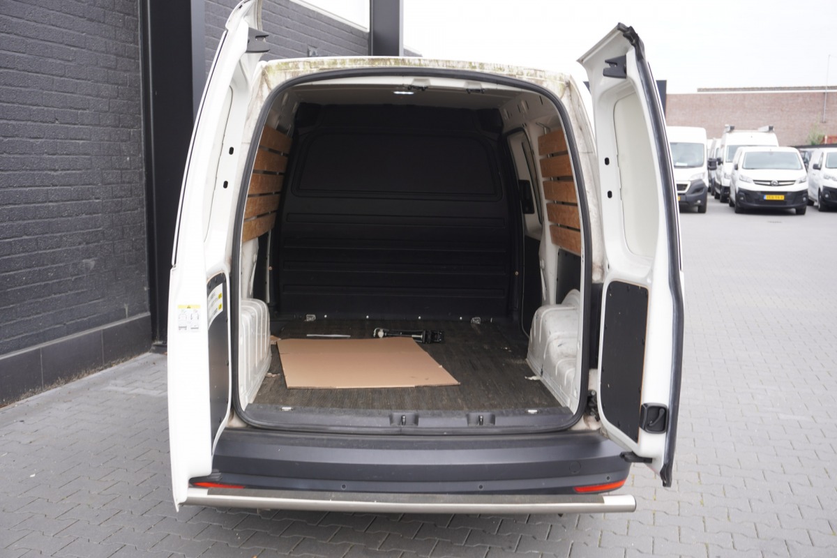 Volkswagen Caddy 2.0 TDI 102PK Maxi Automaat EURO 6 - Airco - Navi - Cruise - € 10.900,- Excl. Volkswagen Caddy 2.0 TDI 102PK Maxi Automaat EURO 6 - Airco - Navi - Cruise - € 10.900,- Excl.