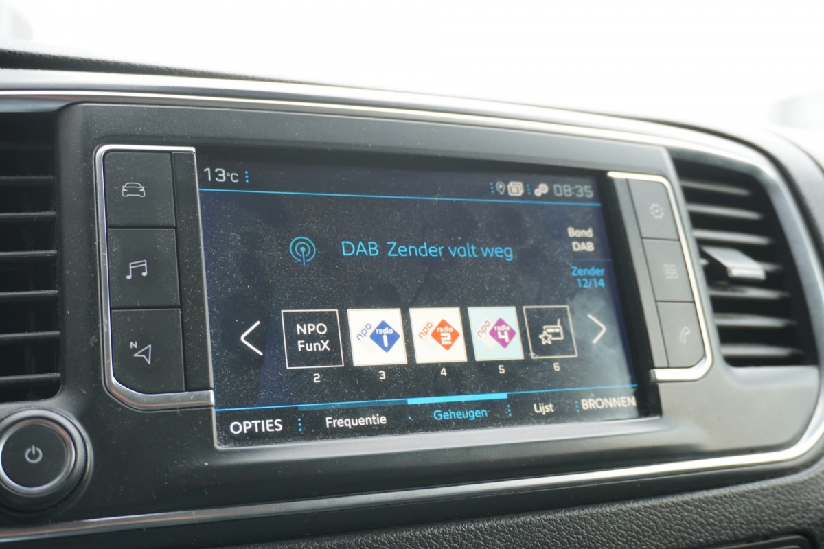 Peugeot Expert 1.5 BlueHDI L2 EURO 6 - Airco - Navi - Cruise - Camera - € 11.950,- Excl. Peugeot Expert 1.5 BlueHDI L2 EURO 6 - Airco - Navi - Cruise - Camera - € 11.950,- Excl.