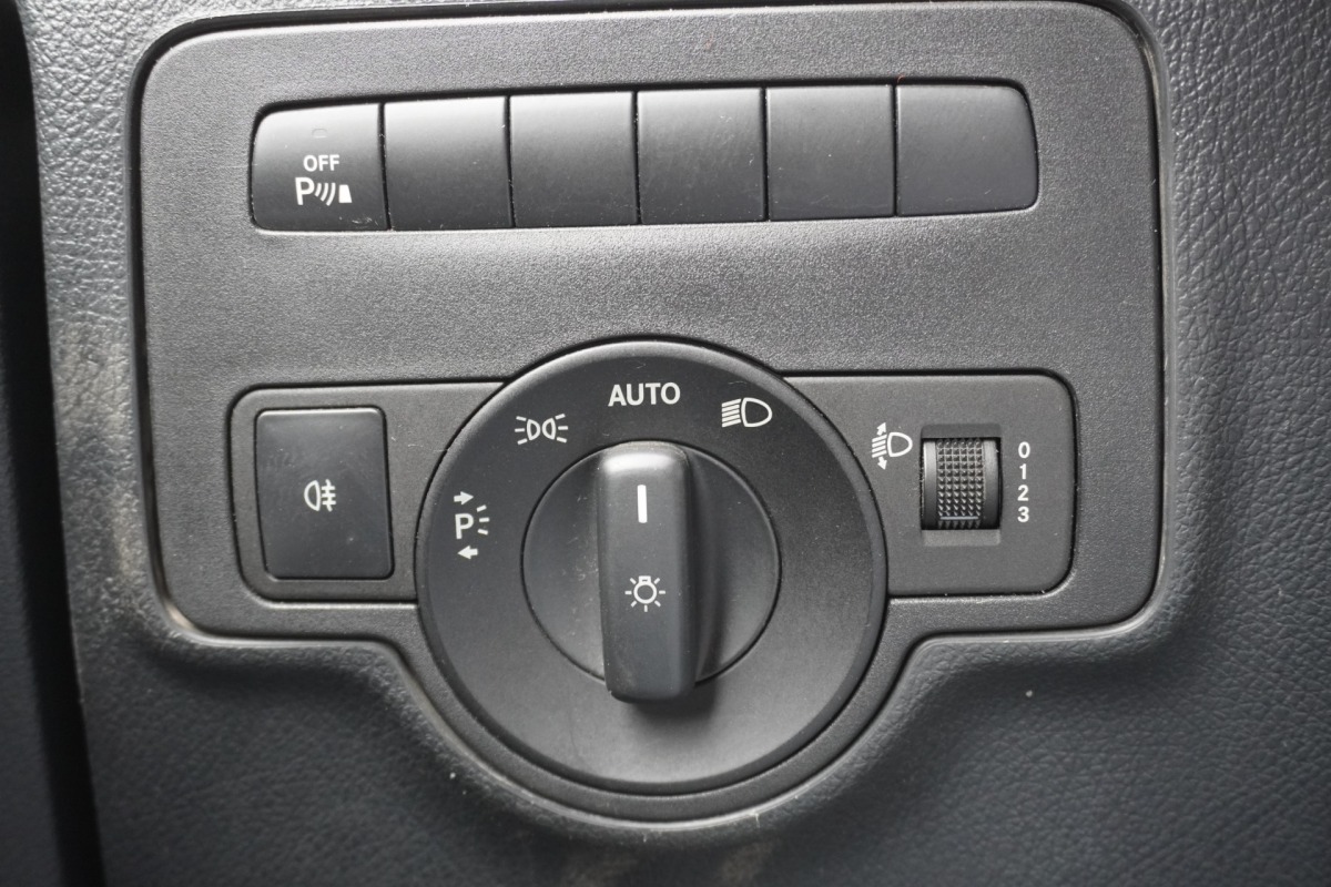 Mercedes-Benz Vito 110 CDI Lang EURO 6 - Airco - Navi - Cruise - € 13.900,- Excl. Mercedes-Benz Vito 110 CDI Lang EURO 6 - Airco - Navi - Cruise - € 13.900,- Excl.
