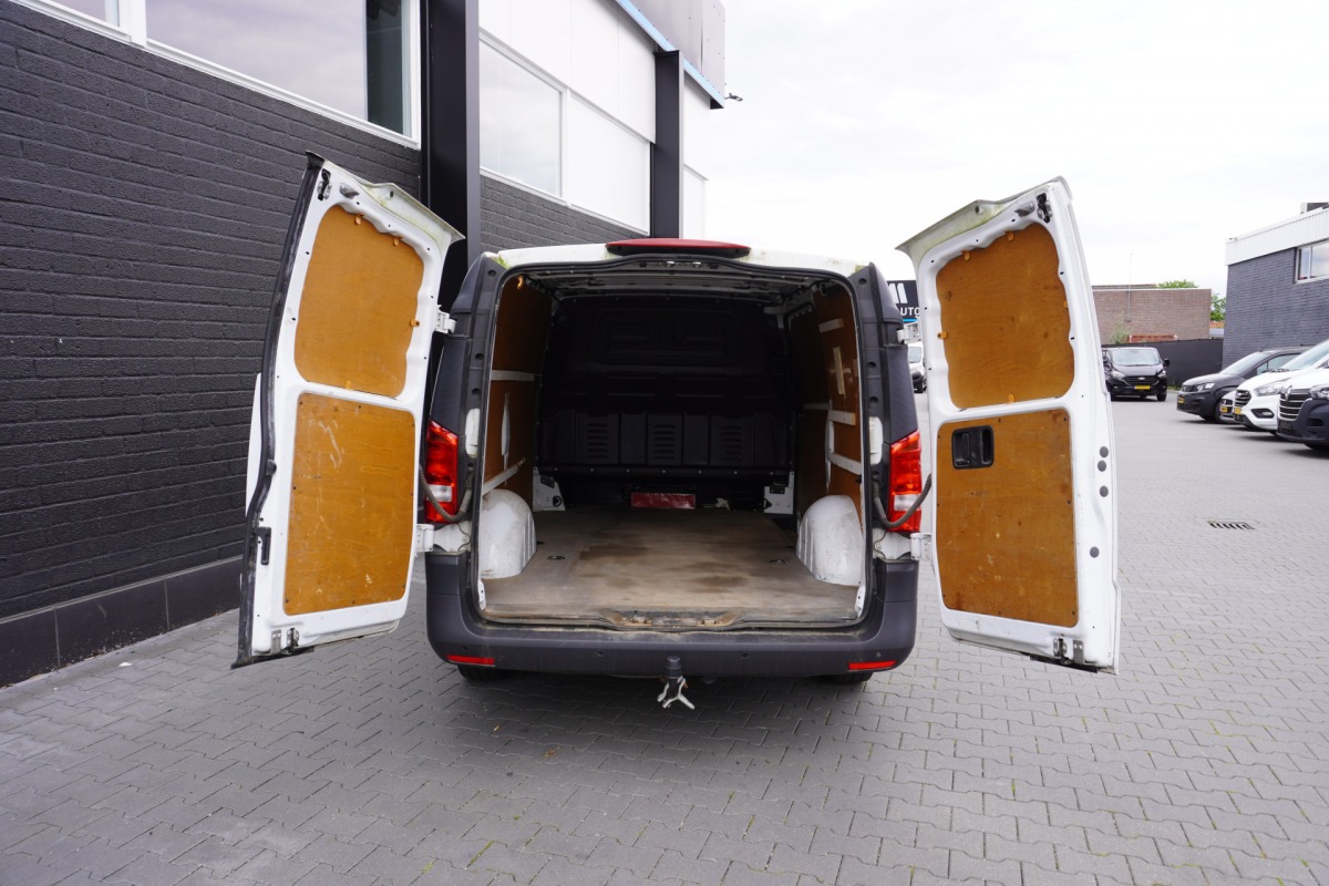 Mercedes-Benz Vito 110 CDI Lang EURO 6 - Airco - Navi - Cruise - € 13.900,- Excl. Mercedes-Benz Vito 110 CDI Lang EURO 6 - Airco - Navi - Cruise - € 13.900,- Excl.