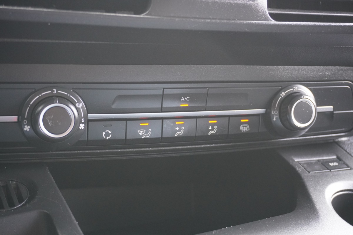 Peugeot Partner 1.5 BlueHDI 130PK Automaat EURO 6 - Airco - Cruise - PDC - €10.900,- Excl. Peugeot Partner 1.5 BlueHDI 130PK Automaat EURO 6 - Airco - Cruise - PDC - €10.900,- Excl.