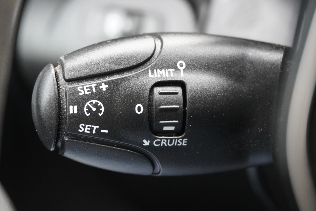 Peugeot Partner 1.5 BlueHDI 130PK Automaat EURO 6 - Airco - Cruise - PDC - €10.900,- Excl. Peugeot Partner 1.5 BlueHDI 130PK Automaat EURO 6 - Airco - Cruise - PDC - €10.900,- Excl.