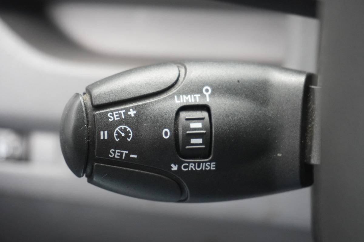 Peugeot Expert 1.5 BlueHDI L3 EURO 6 - Airco - Cruise - Camera - € 11.950,- Excl. Peugeot Expert 1.5 BlueHDI L3 EURO 6 - Airco - Cruise - Camera - € 11.950,- Excl.