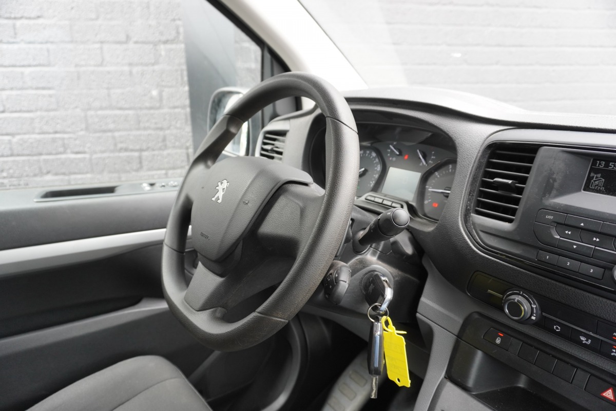 Peugeot Expert 2.0 BlueHDI 145PK L3 Dubbele Cabine Automaat EURO 6 - Airco - Cruise - PDC - € 18.950,- Excl. Peugeot Expert 2.0 BlueHDI 145PK L3 Dubbele Cabine Automaat EURO 6 - Airco - Cruise - PDC - € 18.950,- Excl.