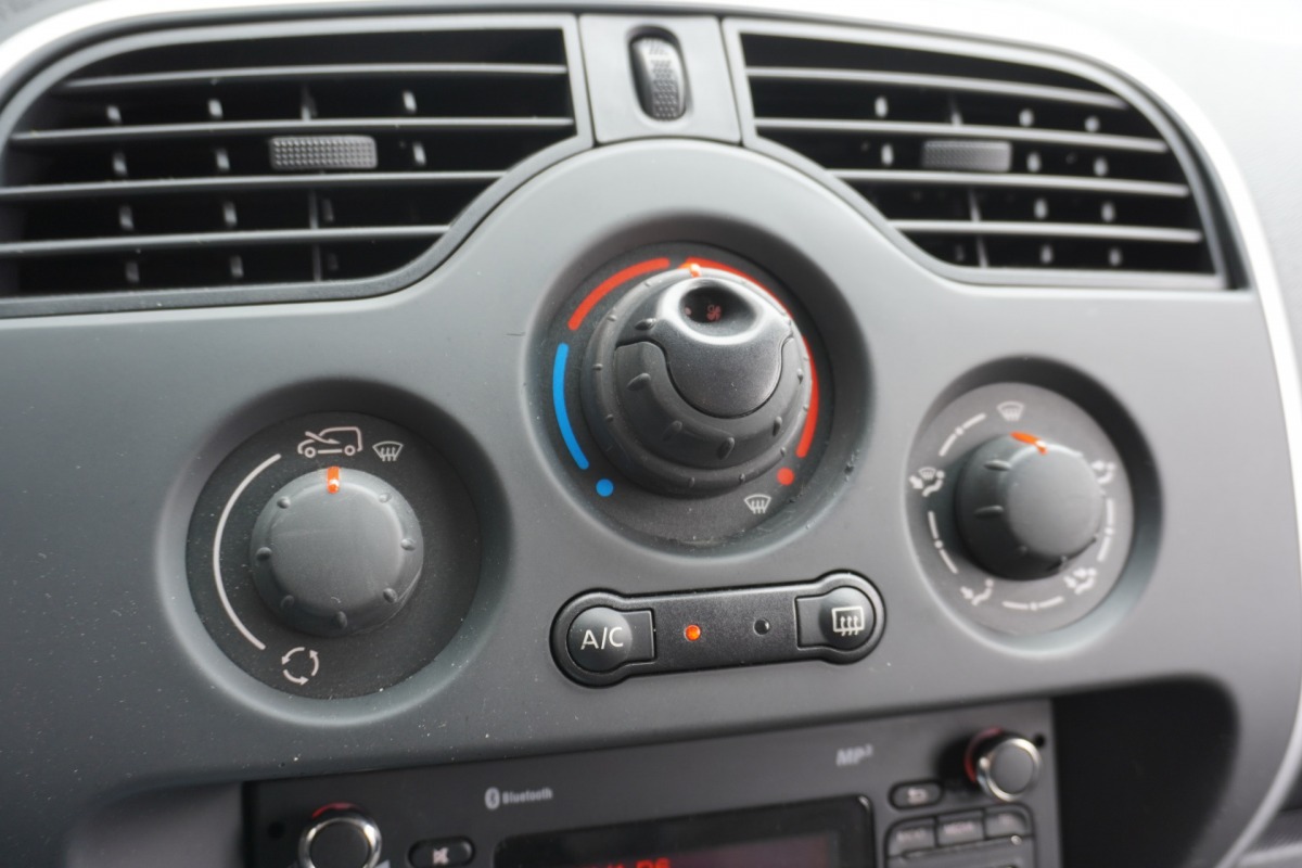 Renault Kangoo 1.5 dCi EURO 6 - Airco - Cruise - PDC - € 6.900,- Excl. Renault Kangoo 1.5 dCi EURO 6 - Airco - Cruise - PDC - € 6.900,- Excl.