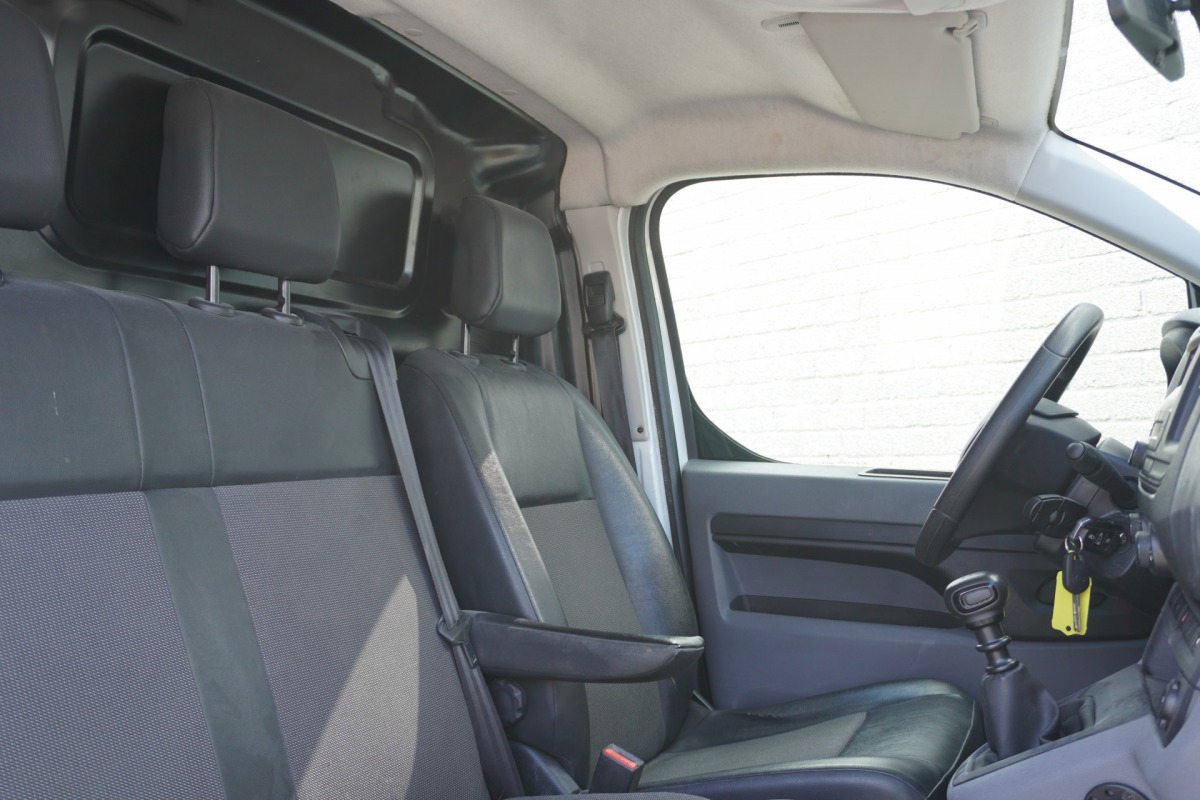 Opel Vivaro 1.5 CDTI L2 - EURO 6 - Airco - Cruise - PDC - €12.900,- Excl.