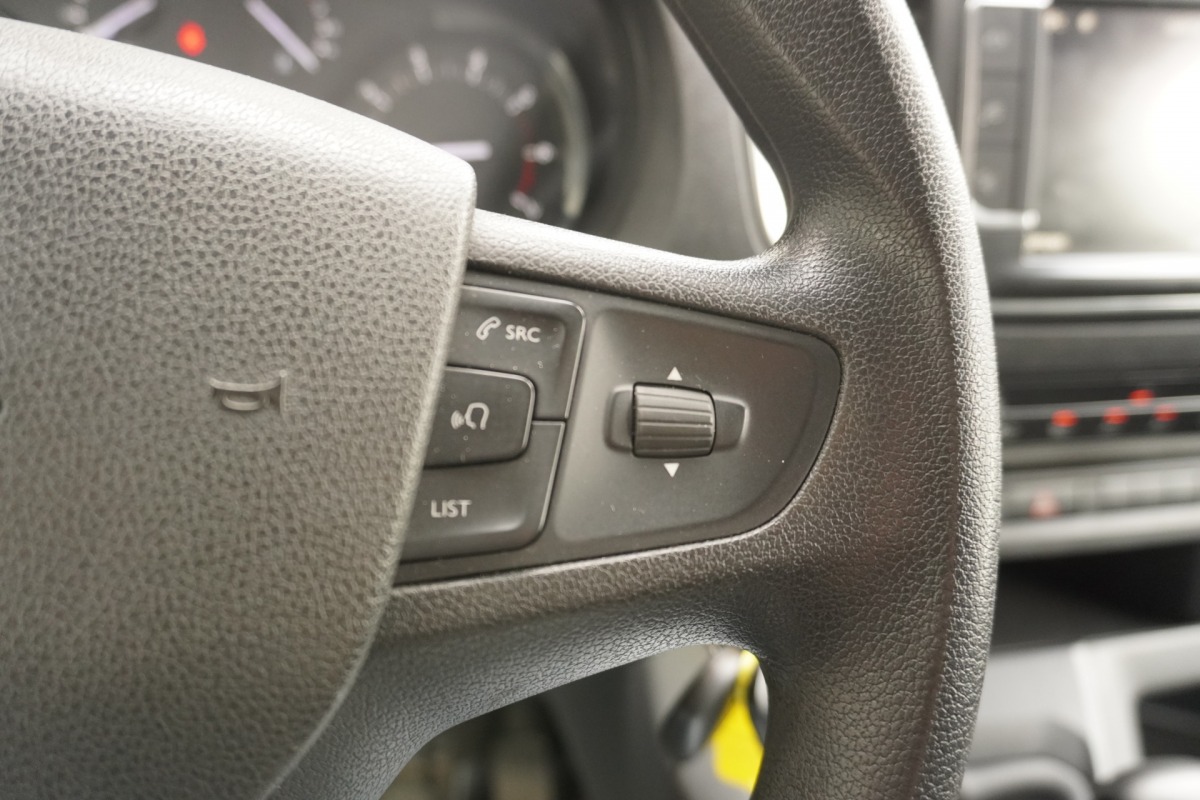Opel Vivaro 2.0 CDTI 122PK L3 - EURO 6 - Airco - Navi - Cruise - €13.950,- Excl. Opel Vivaro 2.0 CDTI 122PK L3 - EURO 6 - Airco - Navi - Cruise - €13.950,- Excl.