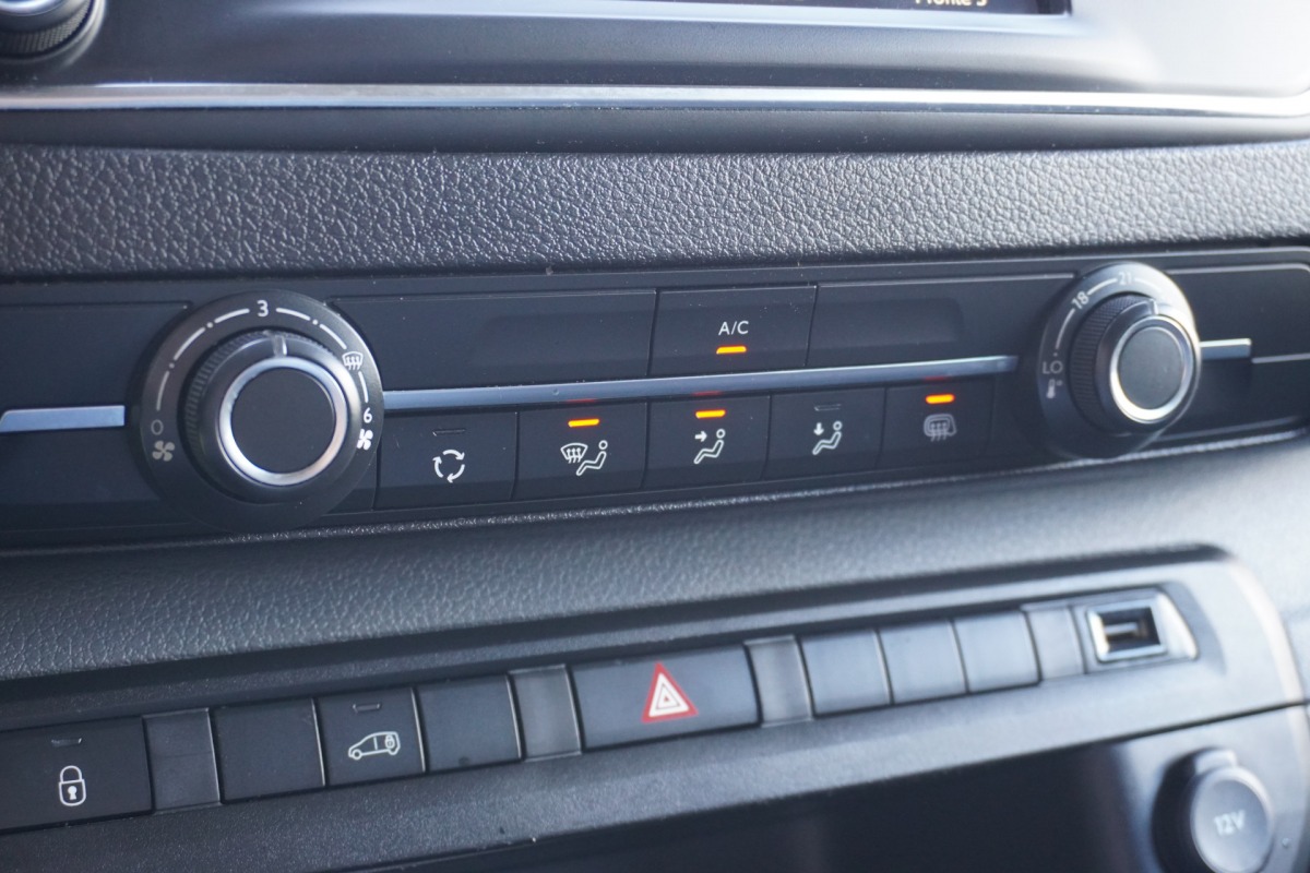 Peugeot Expert 2.0 BlueHDI 180PK Automaat L3 EURO 6 - Airco - Cruise - PDC - € 15.950,- Excl.