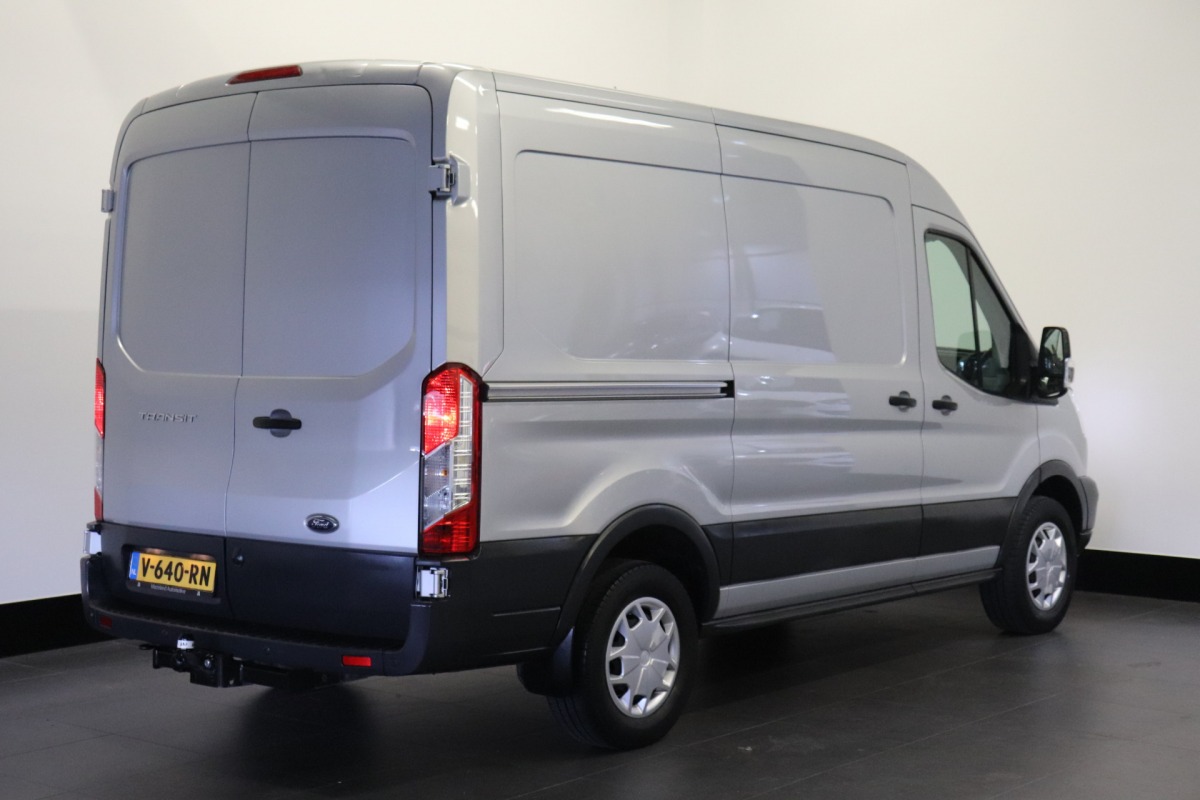 Ford Transit 2.0 TDCI 130PK L2H2 EURO 6 - Airco - Cruise - Camera - € 14.950,- Excl.