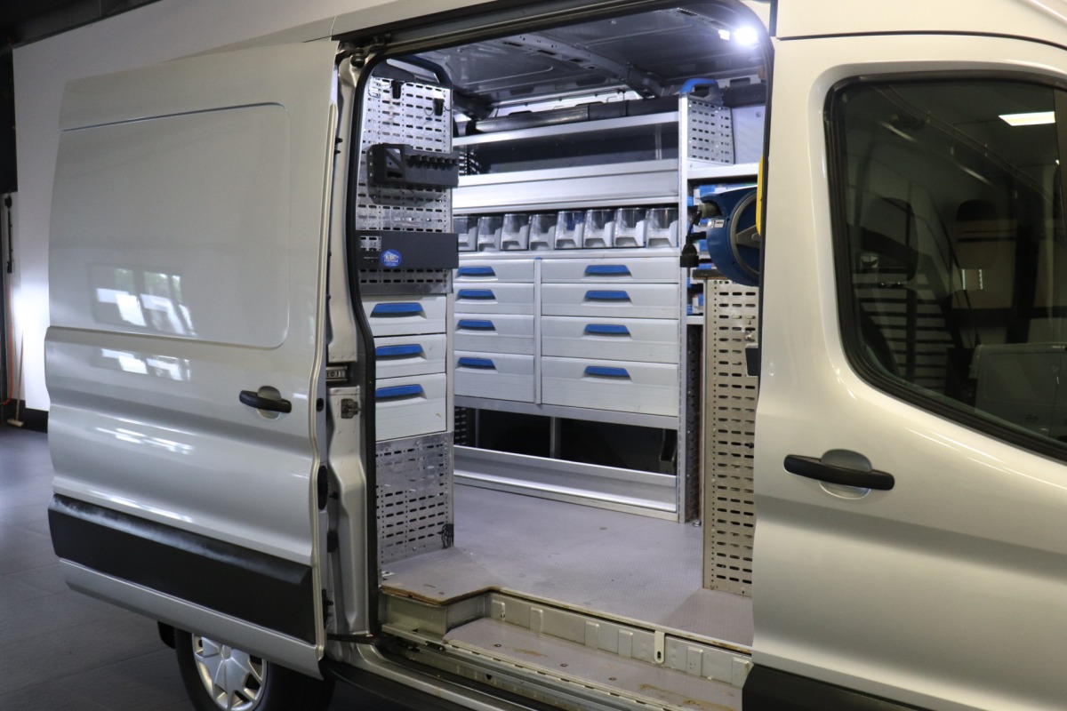 Ford Transit 2.0 TDCI 130PK L2H2 EURO 6 - Airco - Cruise - Camera - € 14.950,- Excl.