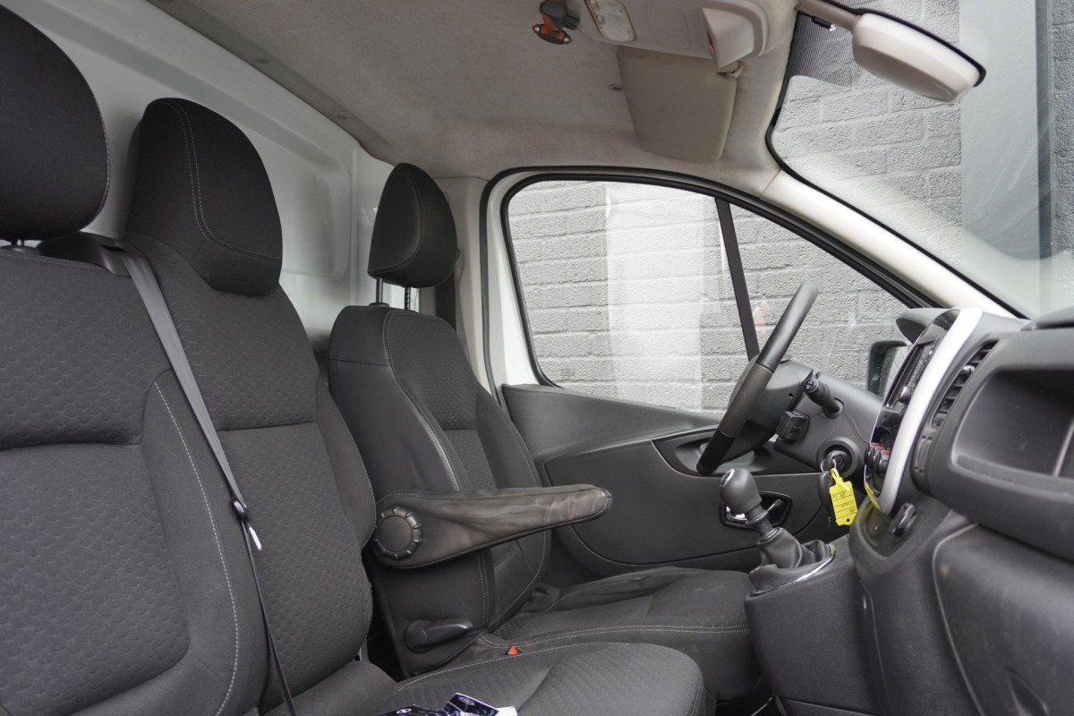 Opel Vivaro 1.6 CDTI 125PK EURO 6 - Airco - Navi - Cruise - €10.950,- Excl.