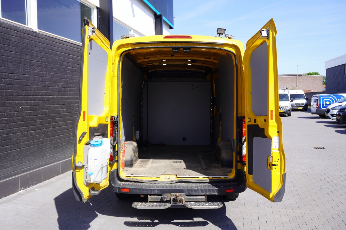 Ford Transit 2.0 TDCI 130PK L3H2 EURO 6 - Airco - Cruise - PDC - € 13.950,- Excl.