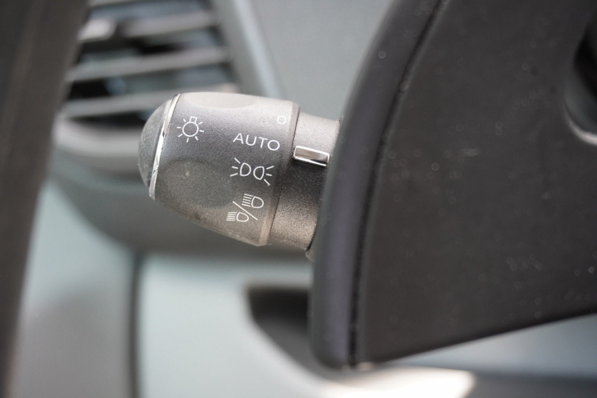 Citroën Jumpy 2.0 BlueHDI 180PK Automaat L2 EURO 6 - Airco - Cruise - Camera - € 19.950,- Excl.