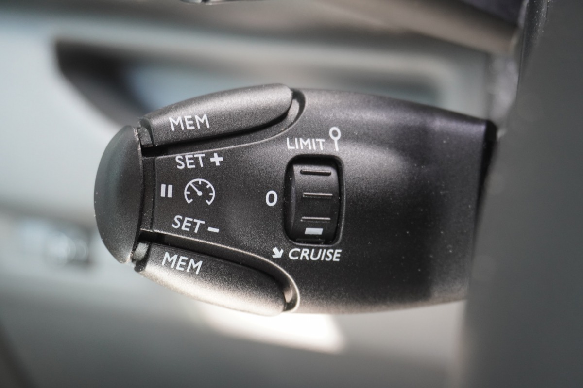 Citroën Jumpy 2.0 BlueHDI 180PK Automaat L2 EURO 6 - Airco - Cruise - Camera - € 19.950,- Excl.
