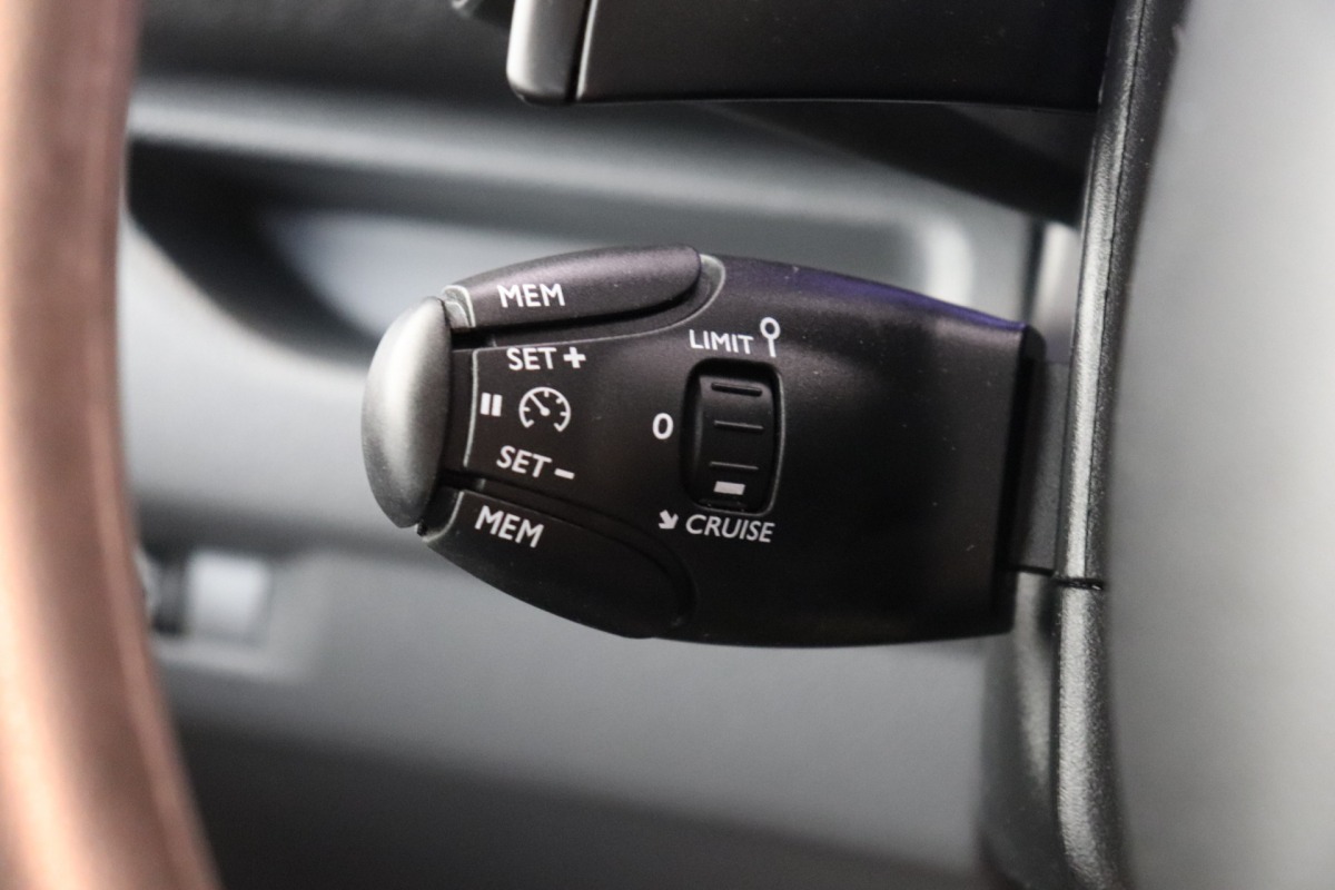 Citroën Jumpy 2.0 BlueHDI 180PK Automaat L2 EURO 6 - Airco - Cruise - Camera - € 19.950,- Excl.