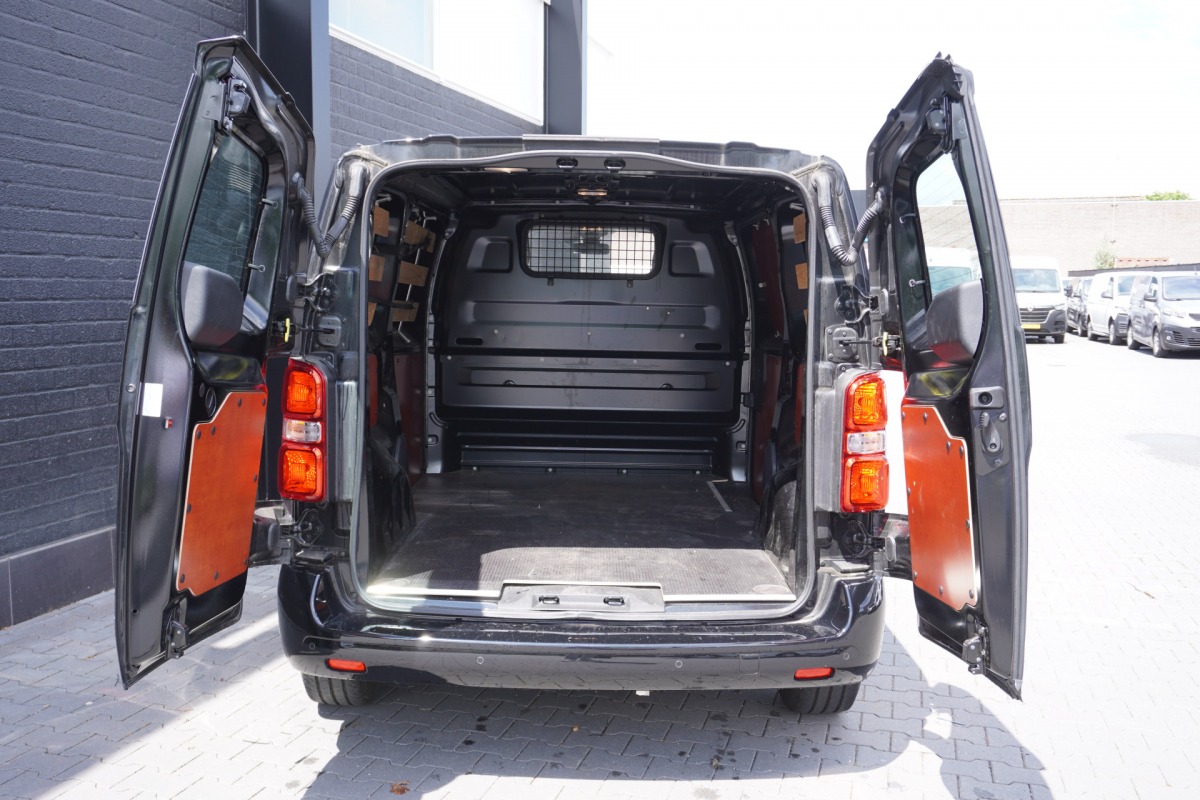 Citroën Jumpy 2.0 BlueHDI 180PK Automaat L2 EURO 6 - Airco - Cruise - Camera - € 19.950,- Excl.