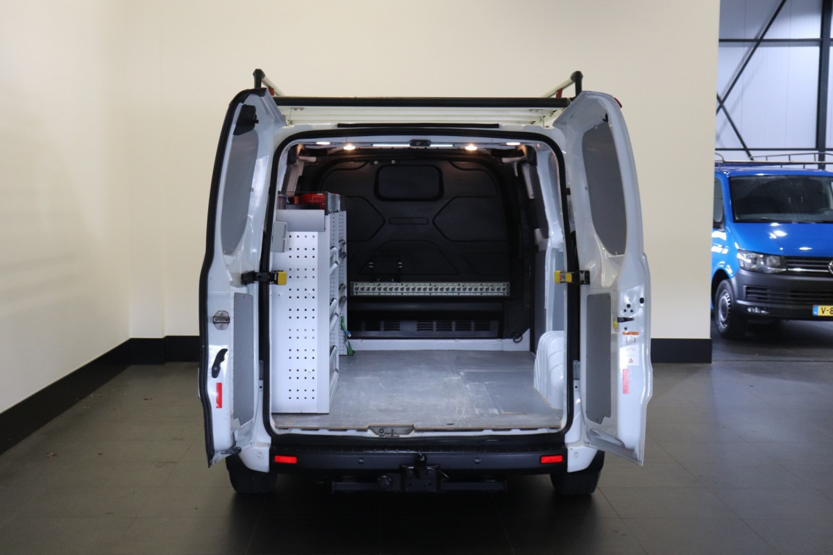 Ford Transit Custom 2.0 TDCI 130PK L2 EURO 6 - Airco - Cruise - PDC - € 17.499,- Excl.