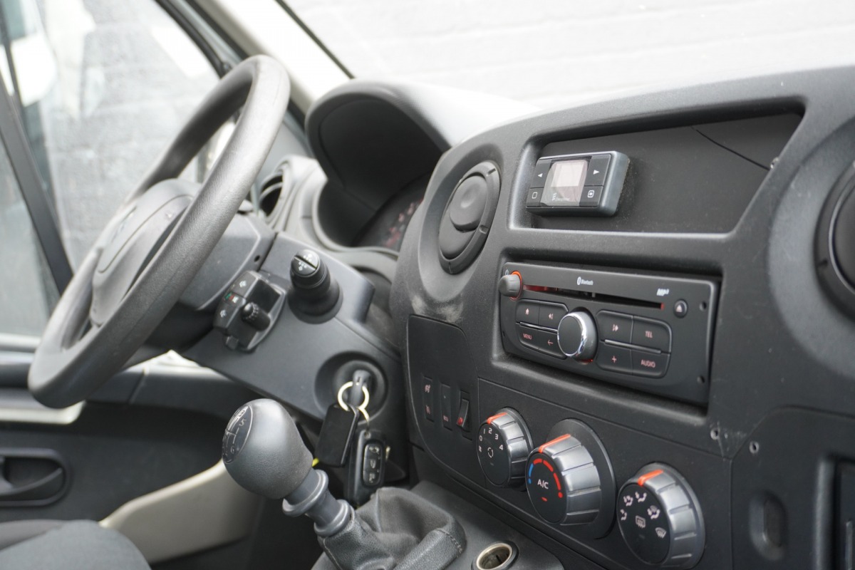 Renault Master 2.3 dCi 130PK L2H2 EURO 6 - Airco - Cruise - Camera - € 9.900,- Excl.