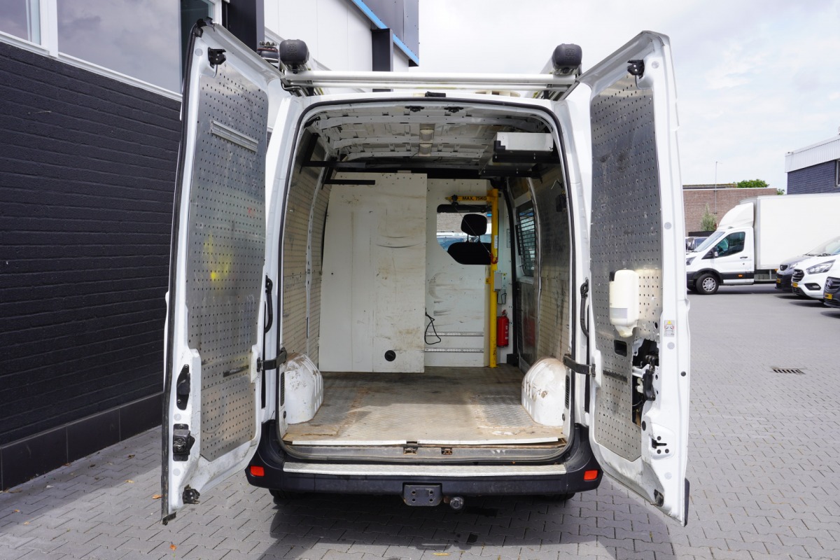 Renault Master 2.3 dCi 130PK L2H2 EURO 6 - Airco - Cruise - Camera - € 9.900,- Excl.