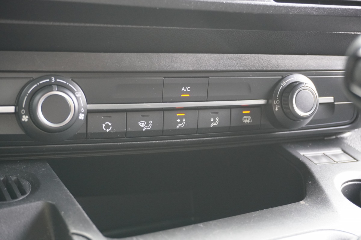 Peugeot Partner 1.2 Benzine! EURO 6 - Airco - Navi - Cruise - €11.900,- Excl.