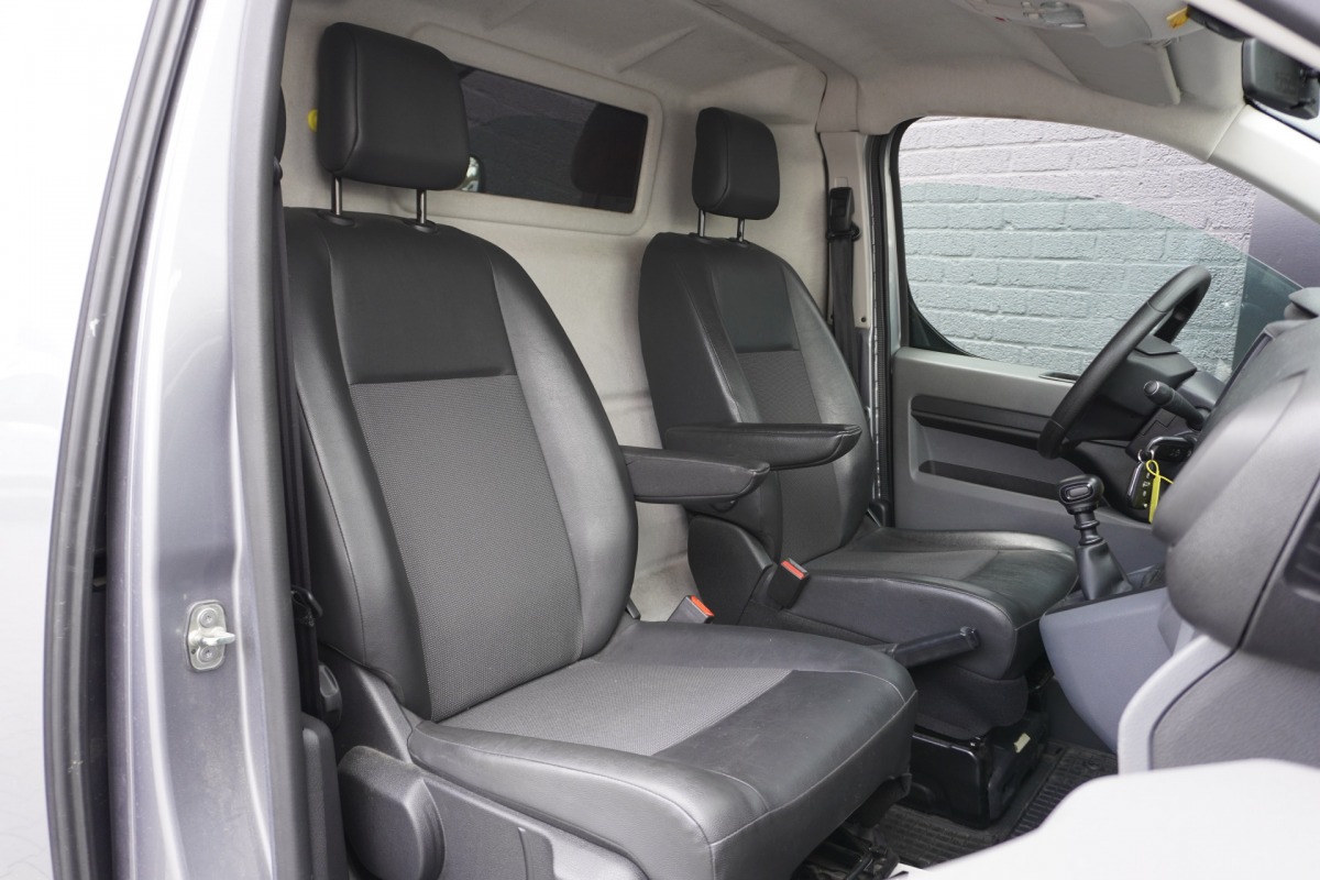 Peugeot Expert 2.0 BlueHDI 122PK L3 2x Schuifdeur EURO 6 - Airco - Navi - Cruise - Camera - € 13.900,- Excl.