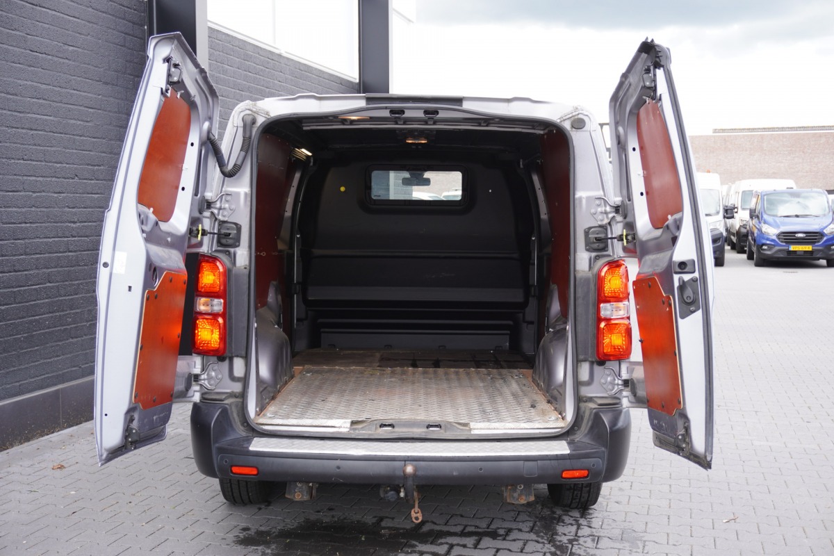 Peugeot Expert 2.0 BlueHDI 122PK L3 2x Schuifdeur EURO 6 - Airco - Navi - Cruise - Camera - € 13.900,- Excl.