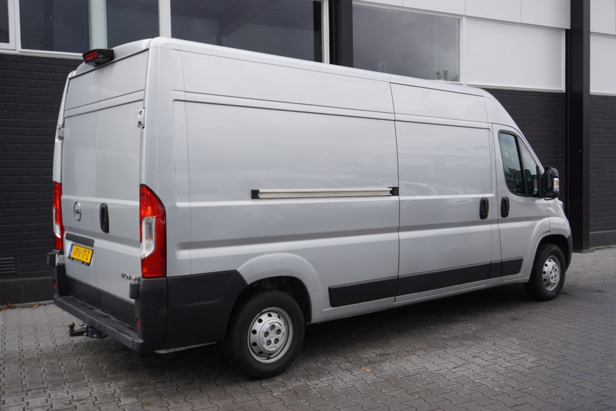 Opel Movano 2.2D 120PK L3H2 EURO 6 - Airco - Cruise - Camera - €19.900,- Excl.