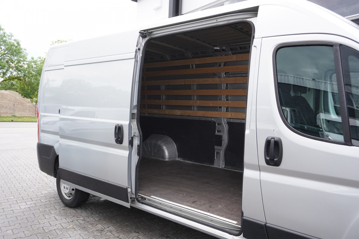 Opel Movano 2.2D 120PK L3H2 EURO 6 - Airco - Cruise - Camera - €19.900,- Excl.
