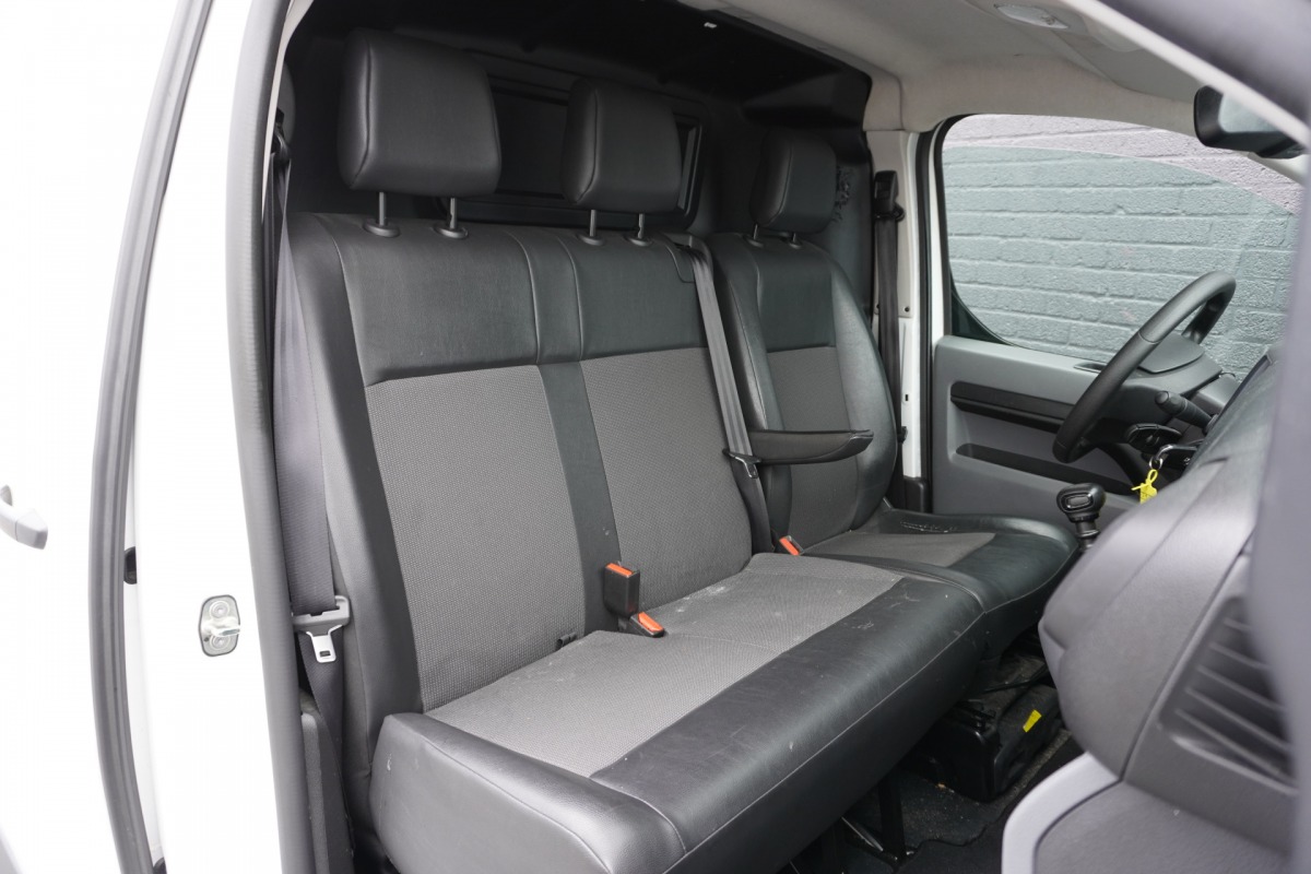 Toyota ProAce Worker 1.5 D-4D 120PK EURO 6 - Airco - Cruise - €12.950,- Excl.