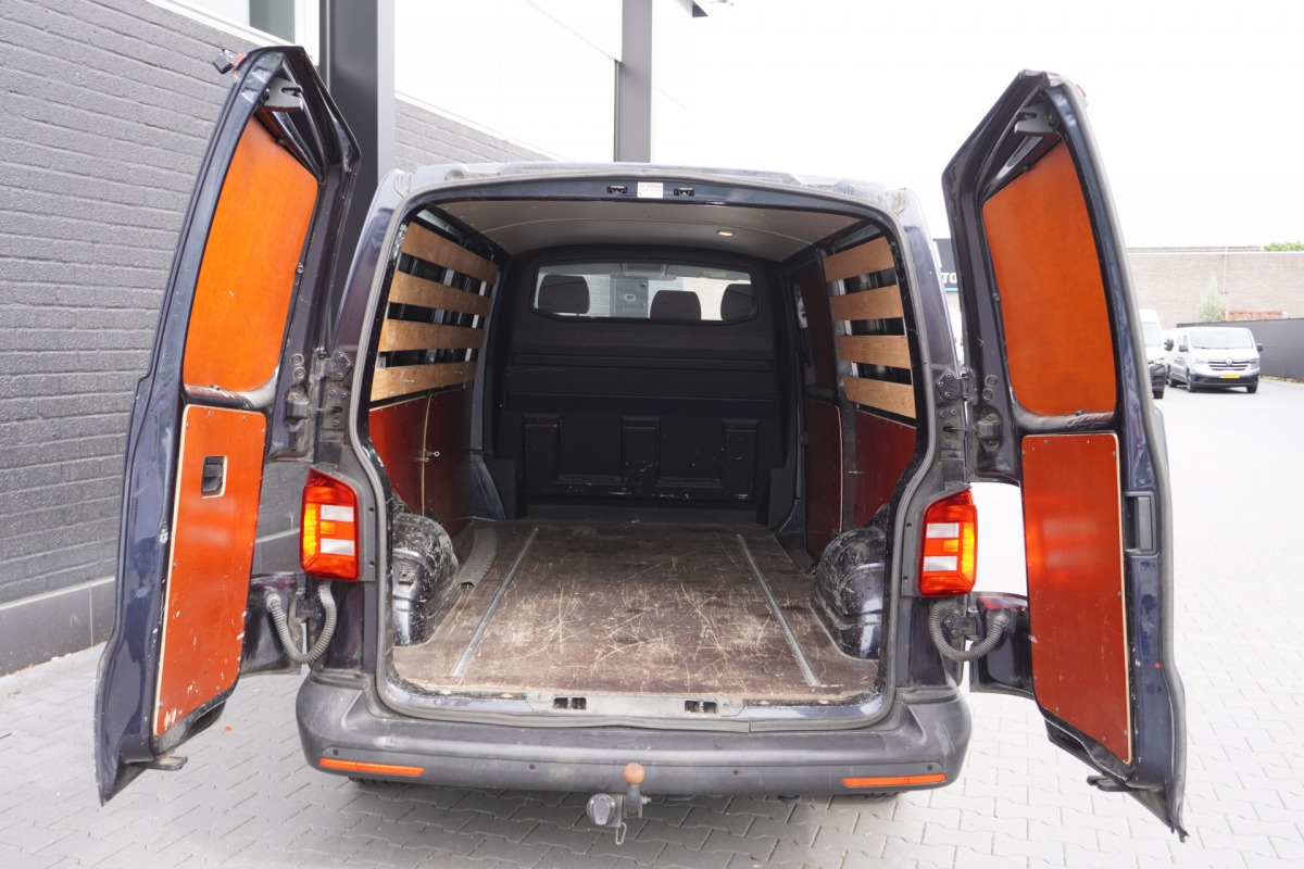 Volkswagen Transporter 2.0 TDI L2 EURO 6 - Airco - Cruise - PDC - € 13.900,- Excl.