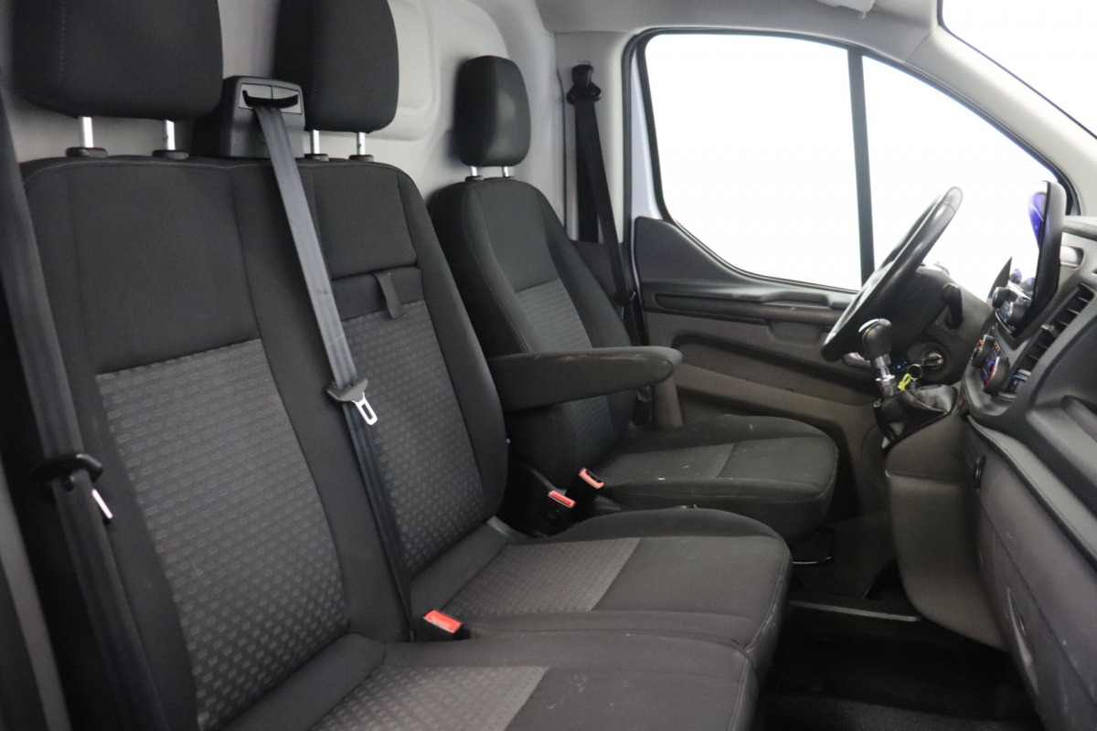 Ford Transit Custom 2.0 TDCI 130PK L2 MHEV EURO 6 - Airco - Cruise - PDC - €13.950,- Excl.