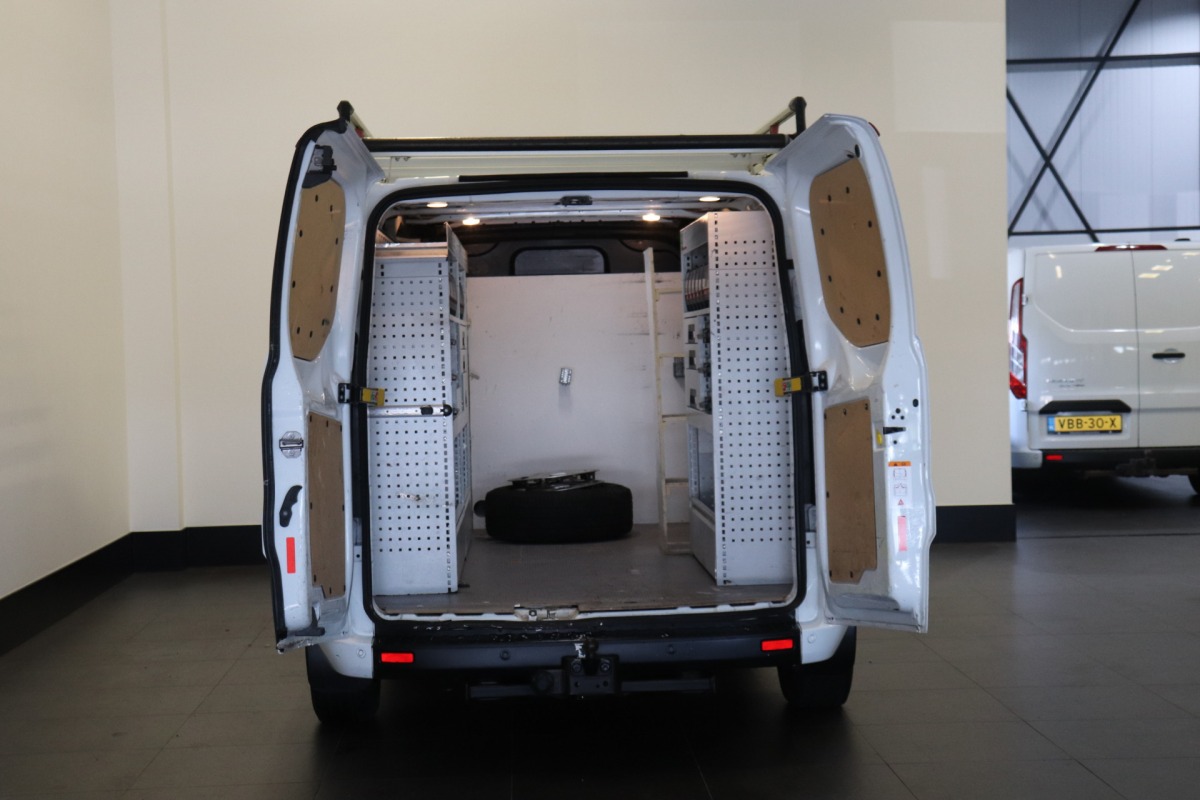Ford Transit Custom 2.0 TDCI 130PK L2 MHEV EURO 6 - Airco - Cruise - PDC - €13.950,- Excl.