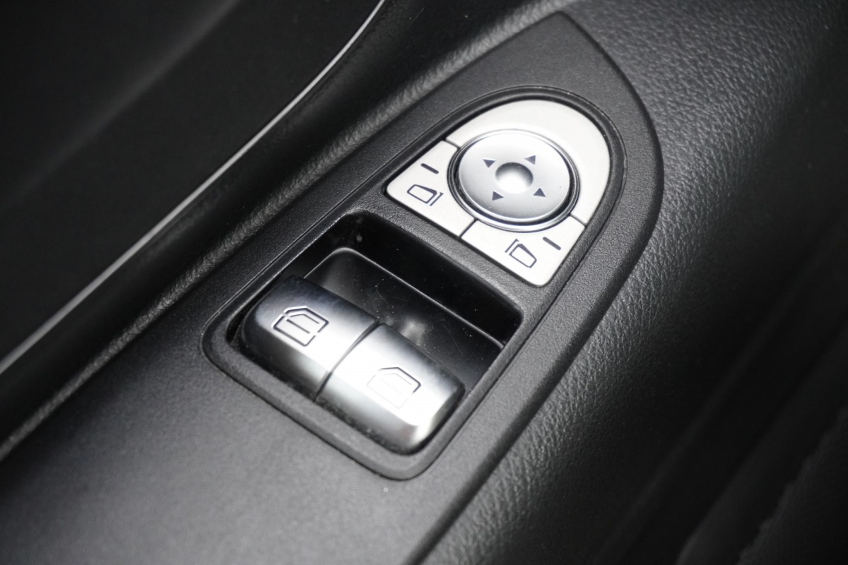 Mercedes-Benz Vito 114 CDI Lang Automaat EURO 6 - A/C Climate - Cruise - Camera - €21.950,- Excl.