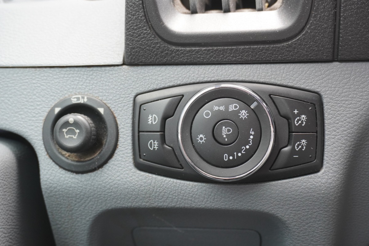Ford Transit 2.0 TDCI L2H2 130PK EURO 6 - Airco - Navi - Cruise - Camera - €13.900,- Excl.
