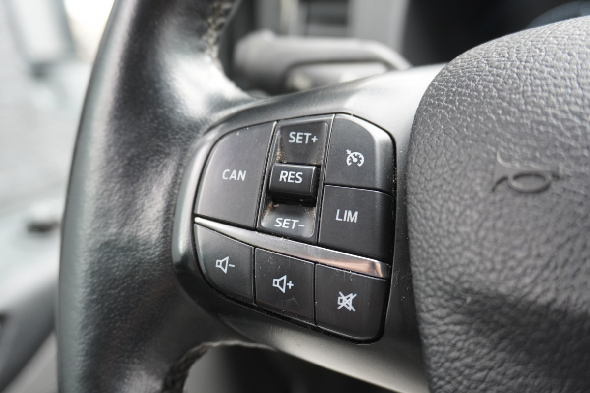 Ford Transit Custom 2.0 TDCI EURO 6 - Airco - Navi - Cruise - Camera - €12.499,- Excl. Ford Transit Custom 2.0 TDCI EURO 6 - Airco - Navi - Cruise - Camera - €12.499,- Excl.