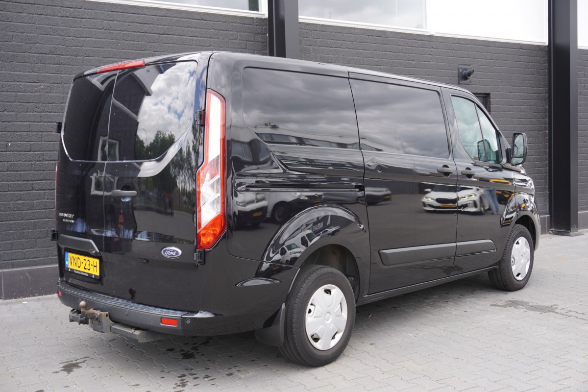 Ford Transit Custom 2.0 TDCI EURO 6 - Airco - Navi - Cruise - Camera - €12.499,- Excl. Ford Transit Custom 2.0 TDCI EURO 6 - Airco - Navi - Cruise - Camera - €12.499,- Excl.