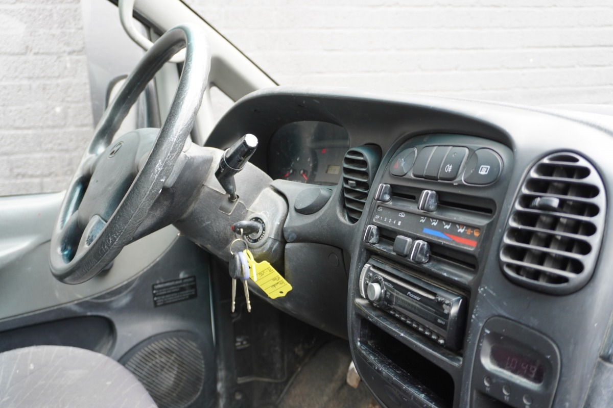 Hyundai H200 2.5 TCI 100PK L2 - Imperiaal - Trekhaak - Radio - € 1.500,- Excl.