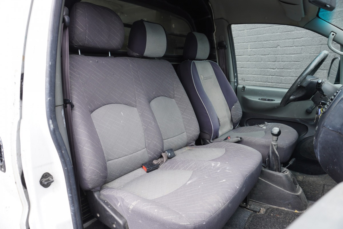 Hyundai H200 2.5 TCI 100PK L2 - Imperiaal - Trekhaak - Radio - € 1.500,- Excl.