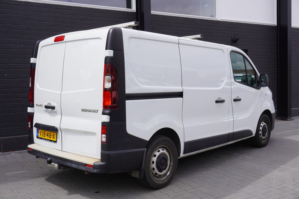 Renault Trafic 2.0 dCi 120PK EURO 6 - Airco - Cruise - PDC - €11.900,- Excl.