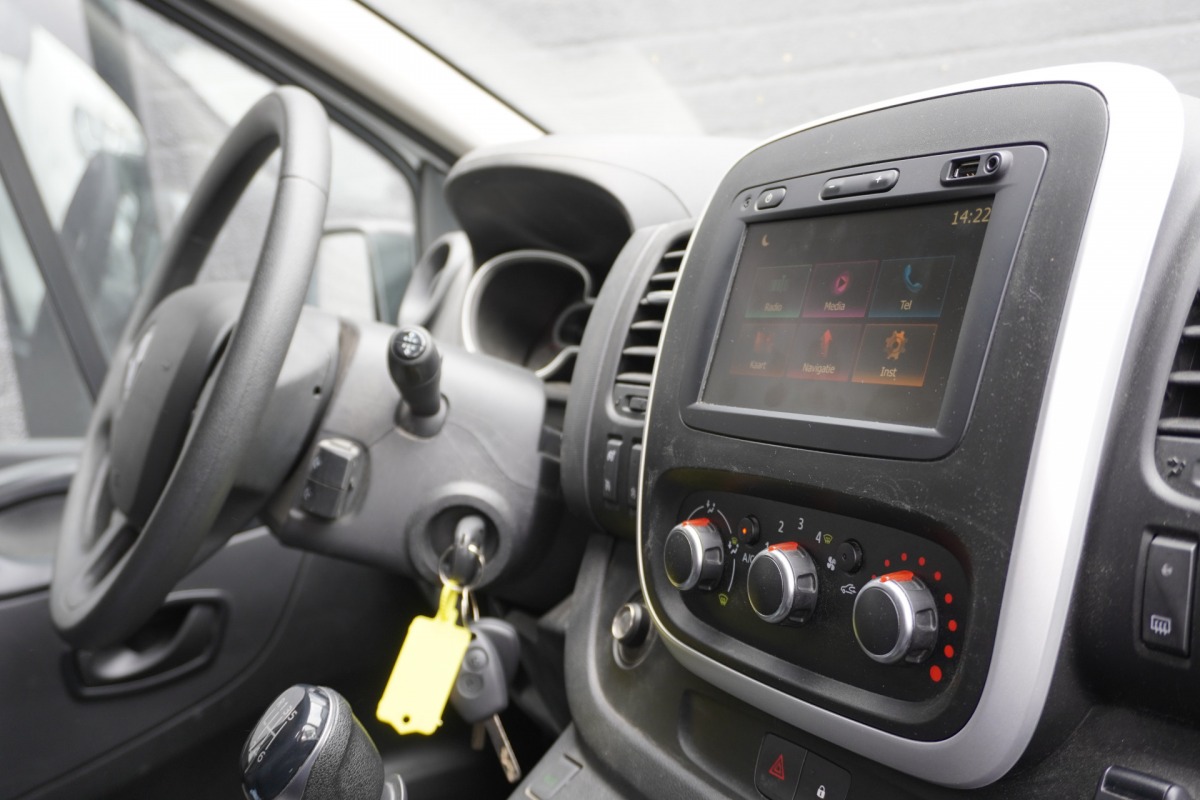 Renault Trafic 2.0 dCi 120PK EURO 6 - Airco - Cruise - PDC - €11.900,- Excl.