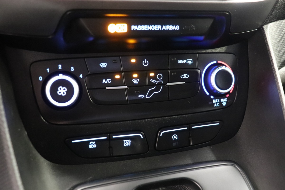 Ford Transit Connect 1.5 EcoBlue L2 Automaat - EURO 6 - Airco - Navi - Cruise - €8.900,- Excl. Ford Transit Connect 1.5 EcoBlue L2 Automaat - EURO 6 - Airco - Navi - Cruise - €8.900,- Excl.