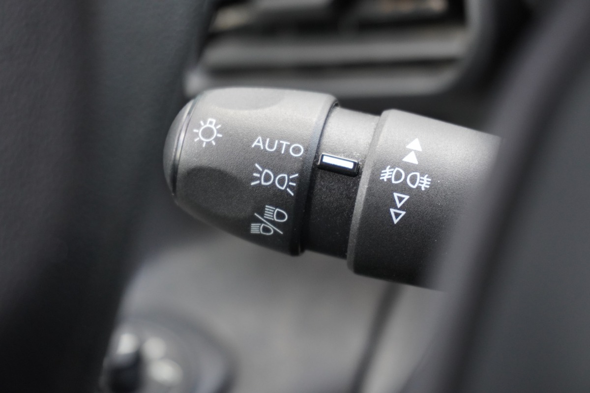 Peugeot Partner 1.2 PureTech 110PK Benzine! EURO 6 - Airco - Navi - Cruise - €12.499,- Excl.