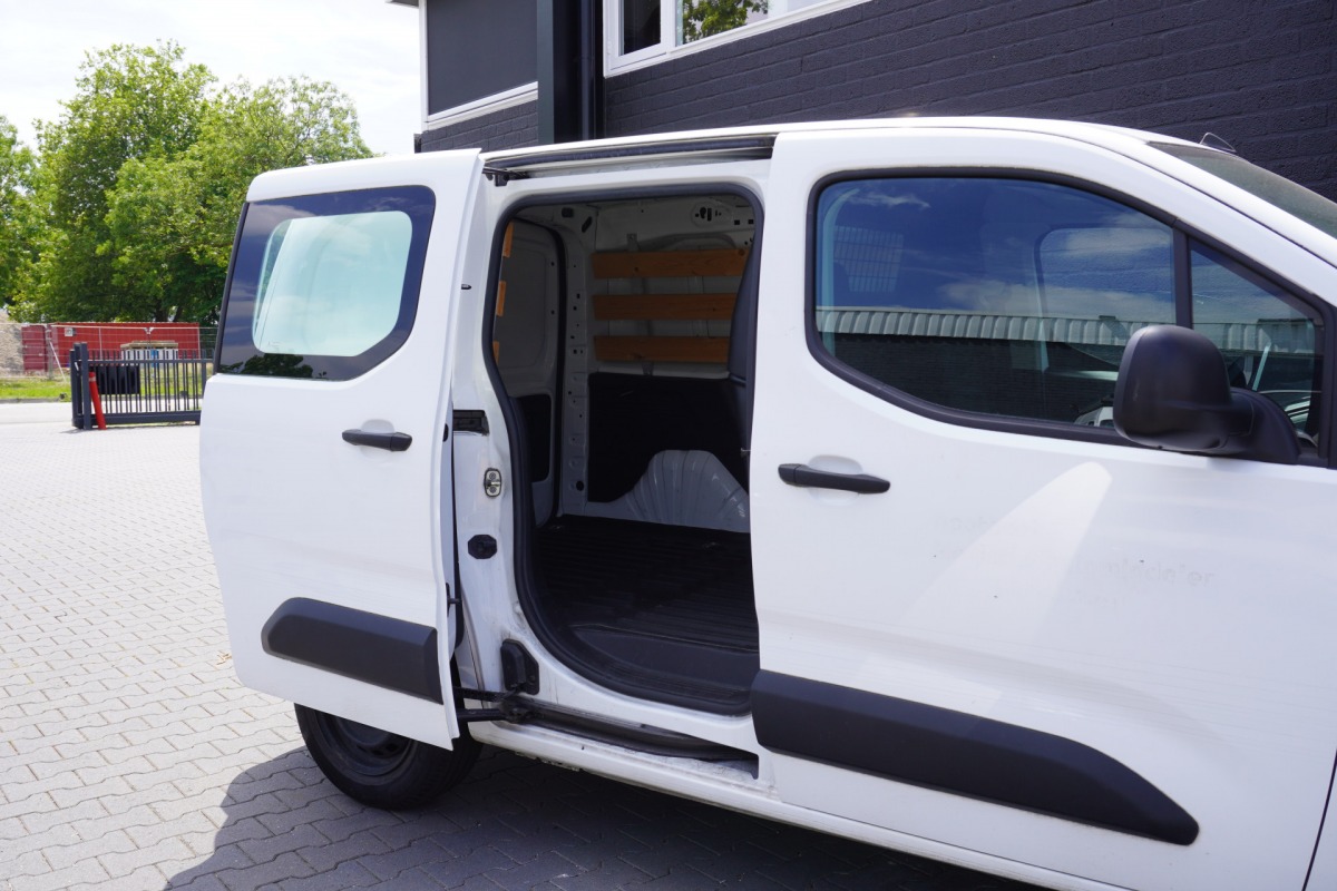 Peugeot Partner 1.2 PureTech 110PK Benzine! EURO 6 - Airco - Navi - Cruise - €12.499,- Excl.
