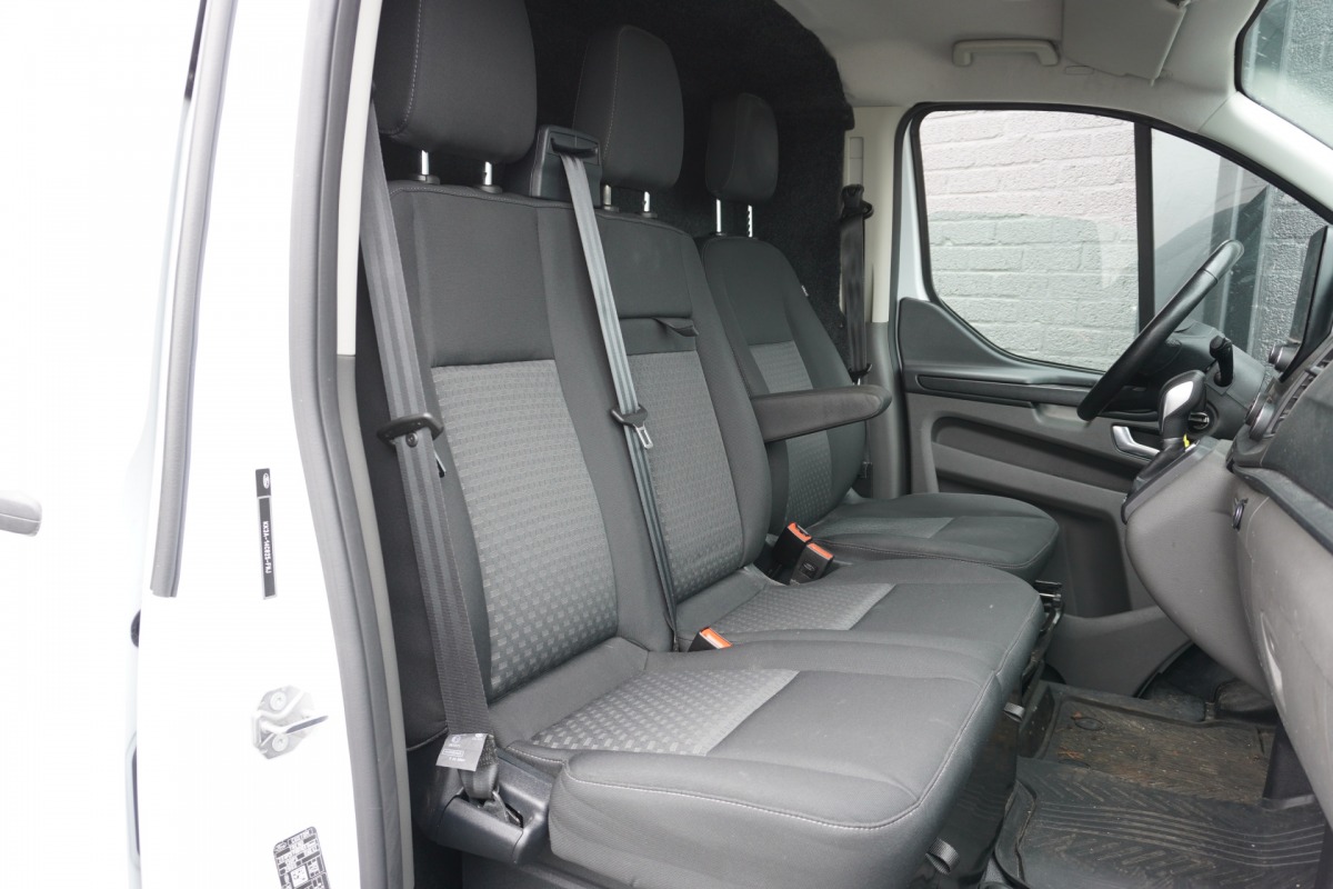 Ford Transit Custom 2.0 TDCI 130PK Automaat EURO 6 - Airco - Cruise - Camera - €11.900,- Excl. Ford Transit Custom 2.0 TDCI 130PK Automaat EURO 6 - Airco - Cruise - Camera - €11.900,- Excl.