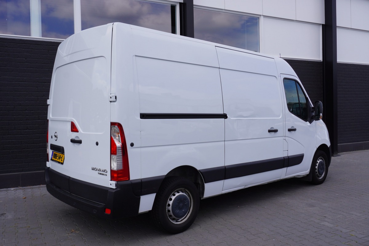 Opel Movano 2.3 Turbo L2H2 135PK EURO 6 - A/C Climate - Cruise - Camera - €13.900,- Excl.