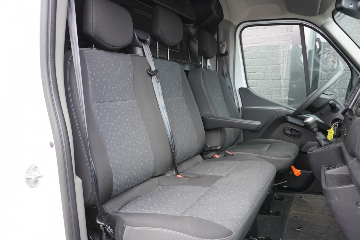 Opel Movano 2.3 Turbo L2H2 135PK EURO 6 - A/C Climate - Cruise - Camera - €13.900,- Excl.