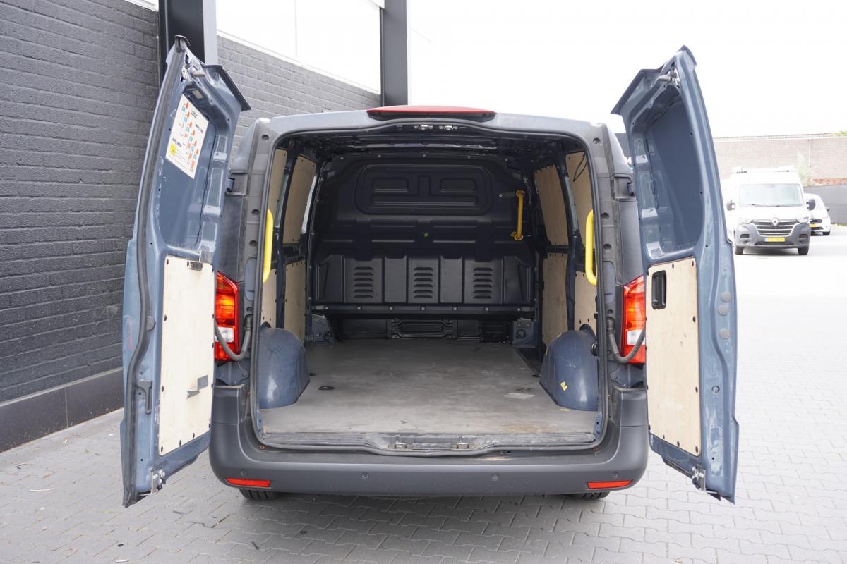 Mercedes-Benz Vito 114 CDI Lang EURO 6 - Airco - Cruise - Camera - €13.900,- Excl.